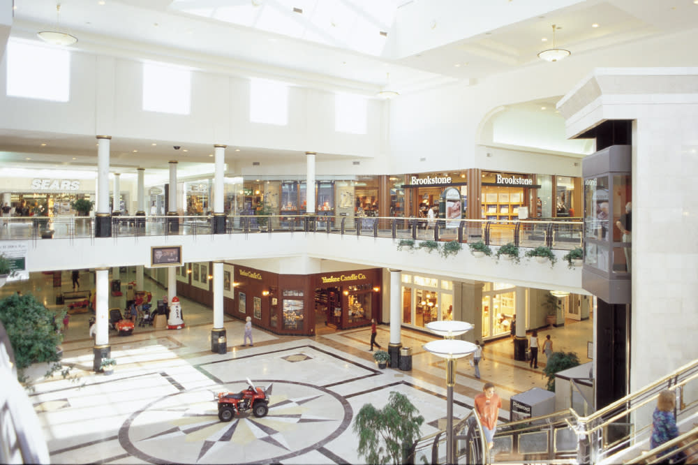 Crabtree Valley Mall: A hub of shopping and dining experiences.